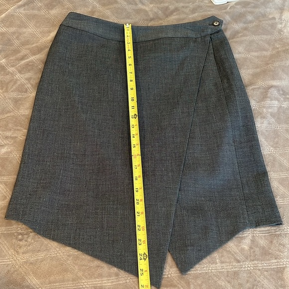 Max Studio Womens skirt faux wrap gray assymetric front design size 8 - Picture 7 of 15